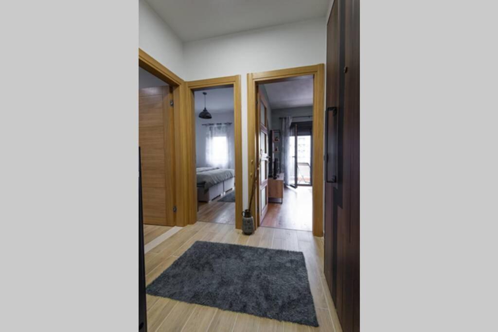 Modern, Bright And Cozy Apartment 波德戈里察 外观 照片