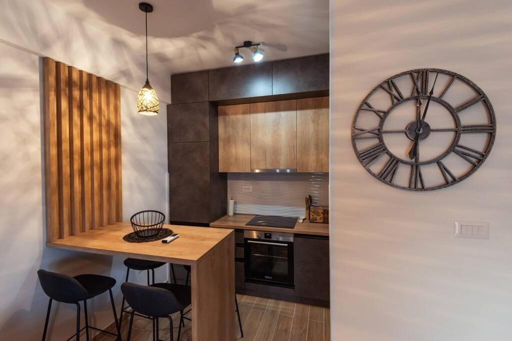 Modern, Bright And Cozy Apartment 波德戈里察 外观 照片