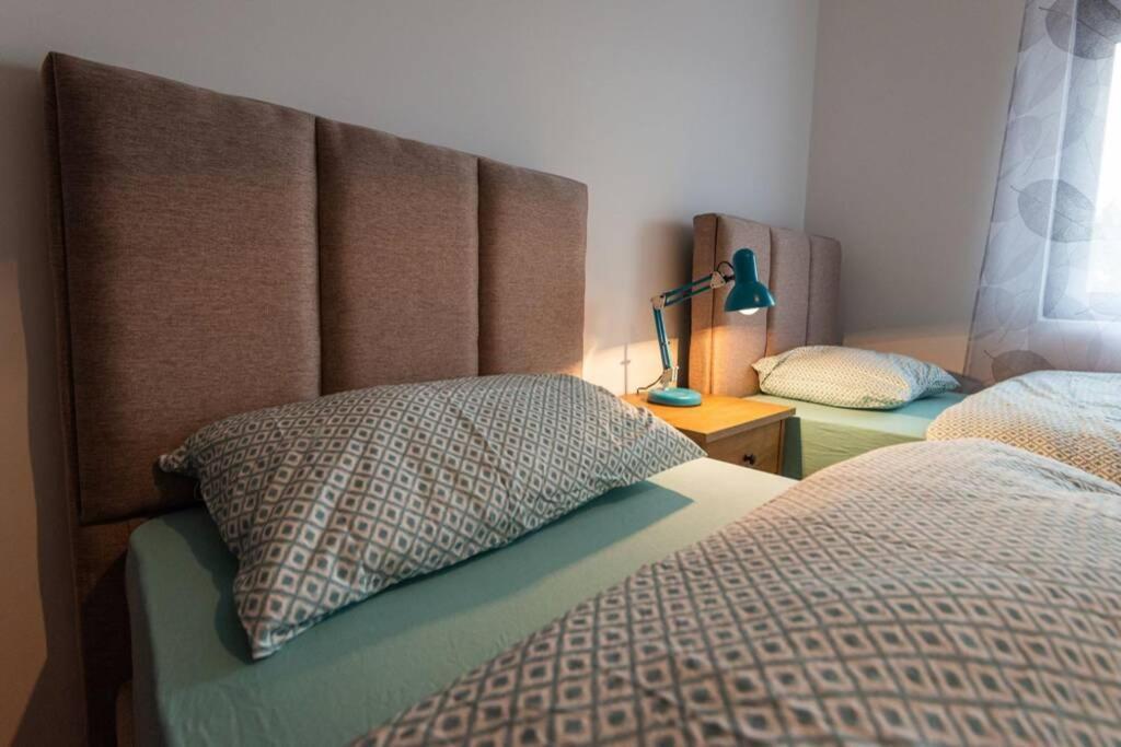Modern, Bright And Cozy Apartment 波德戈里察 外观 照片